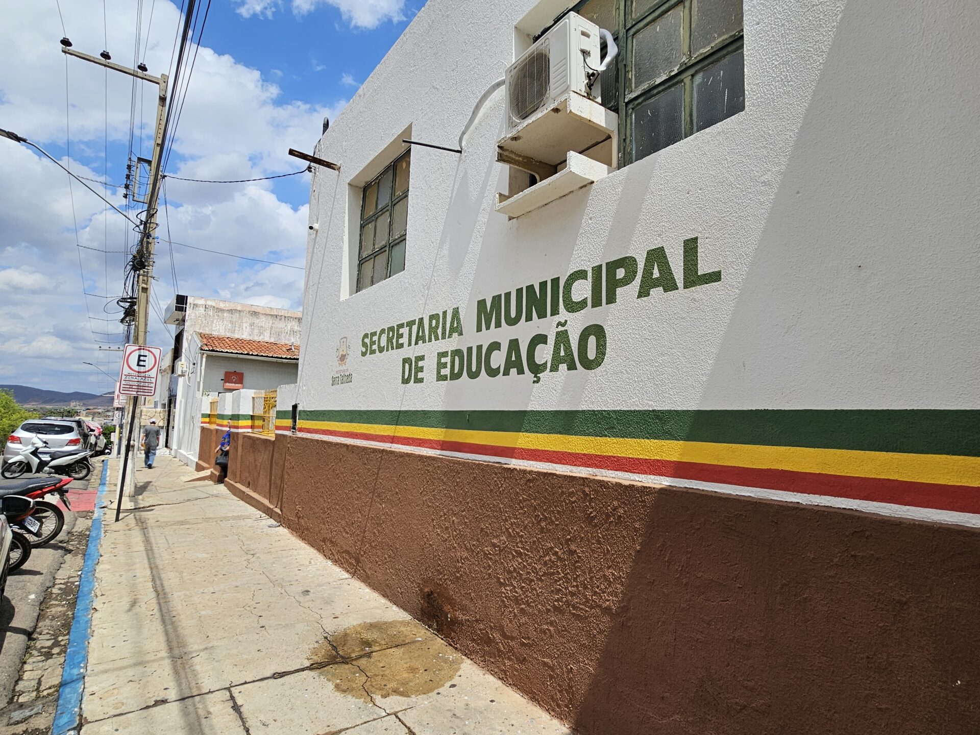 Mãe denuncia escola improvisada em garagem na zona rural de ST