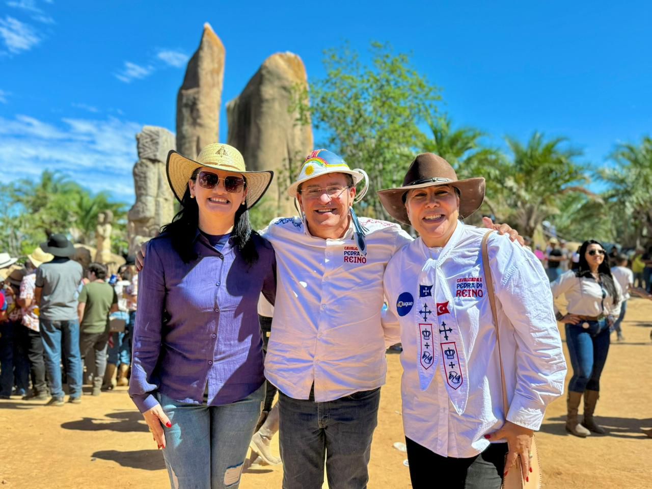Duque participa da 32ª Cavalgada à Pedra do Reino e ganha aplausos