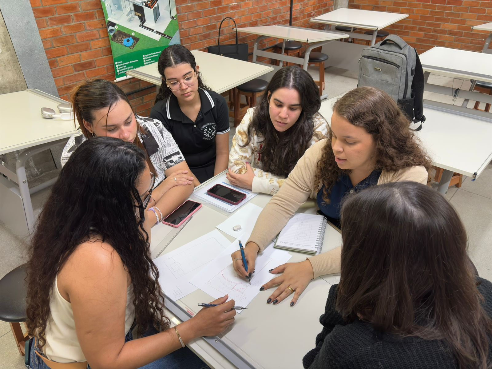 Estudantes da UNIFIS elaboram projeto da Capela de São Francisco