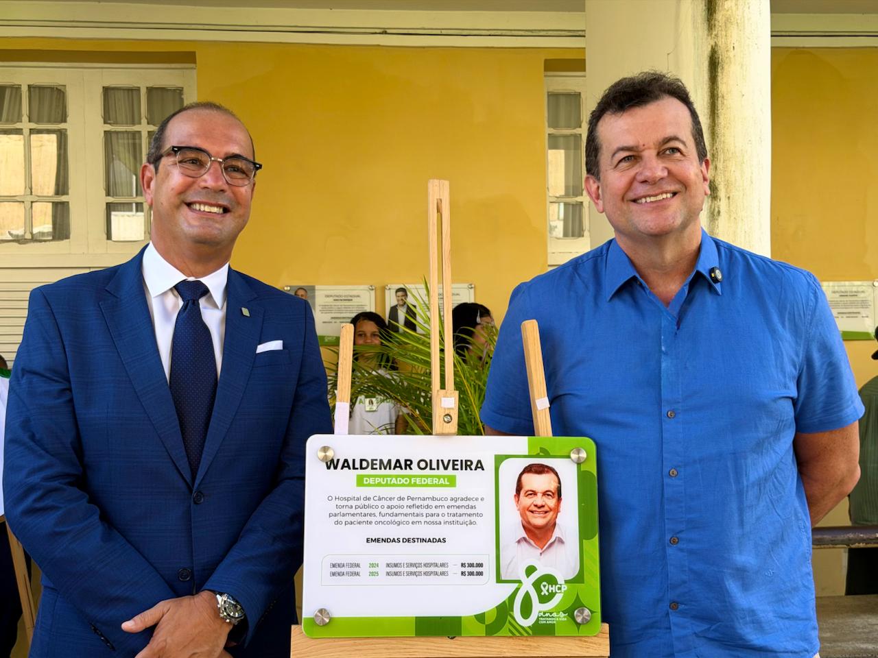 Waldemar recebe homenagem do Hospital de Câncer de Pernambuco