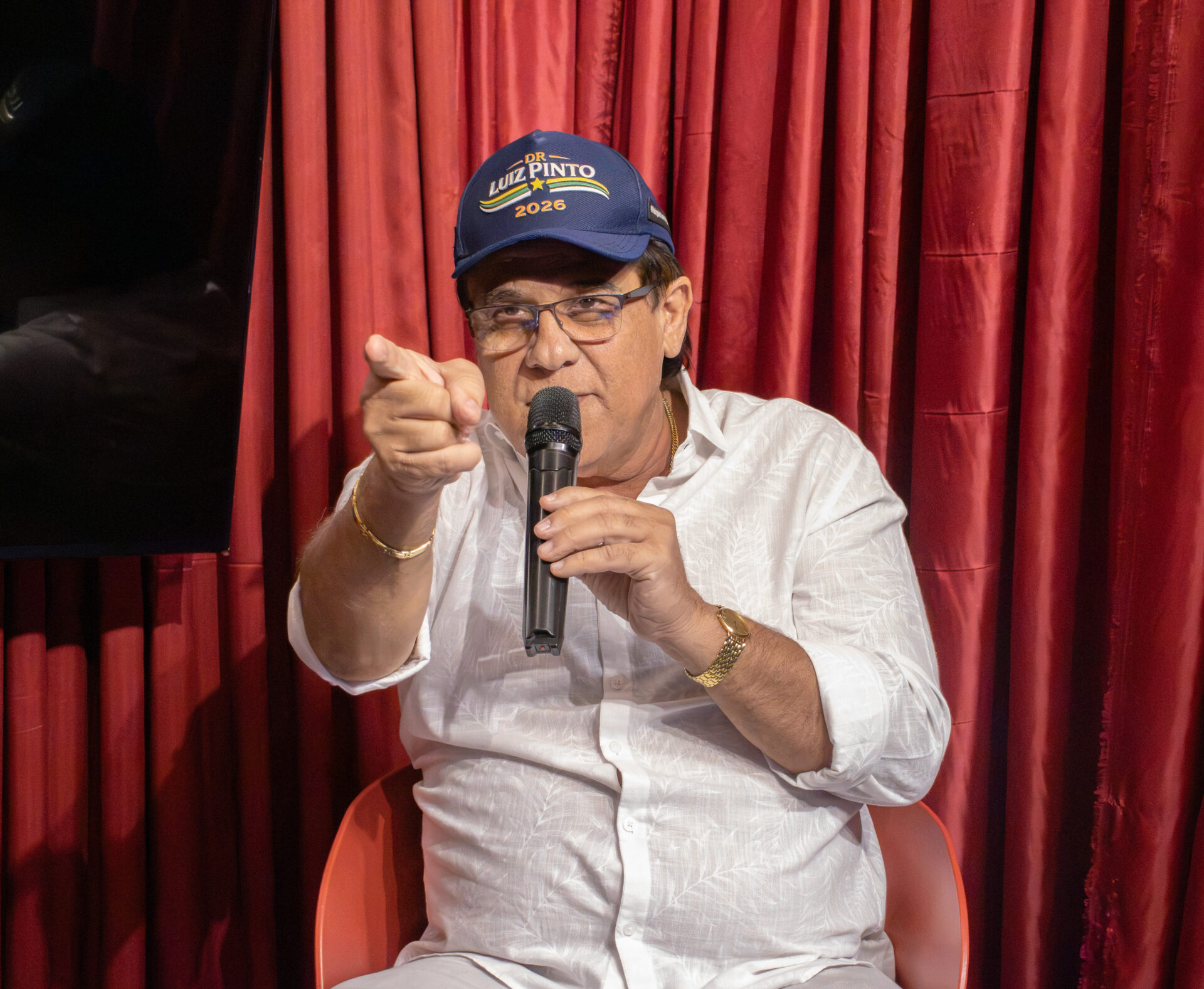 Candidato acredita em 'virada' de João em ST e critica 'vaquinha' de Charlles