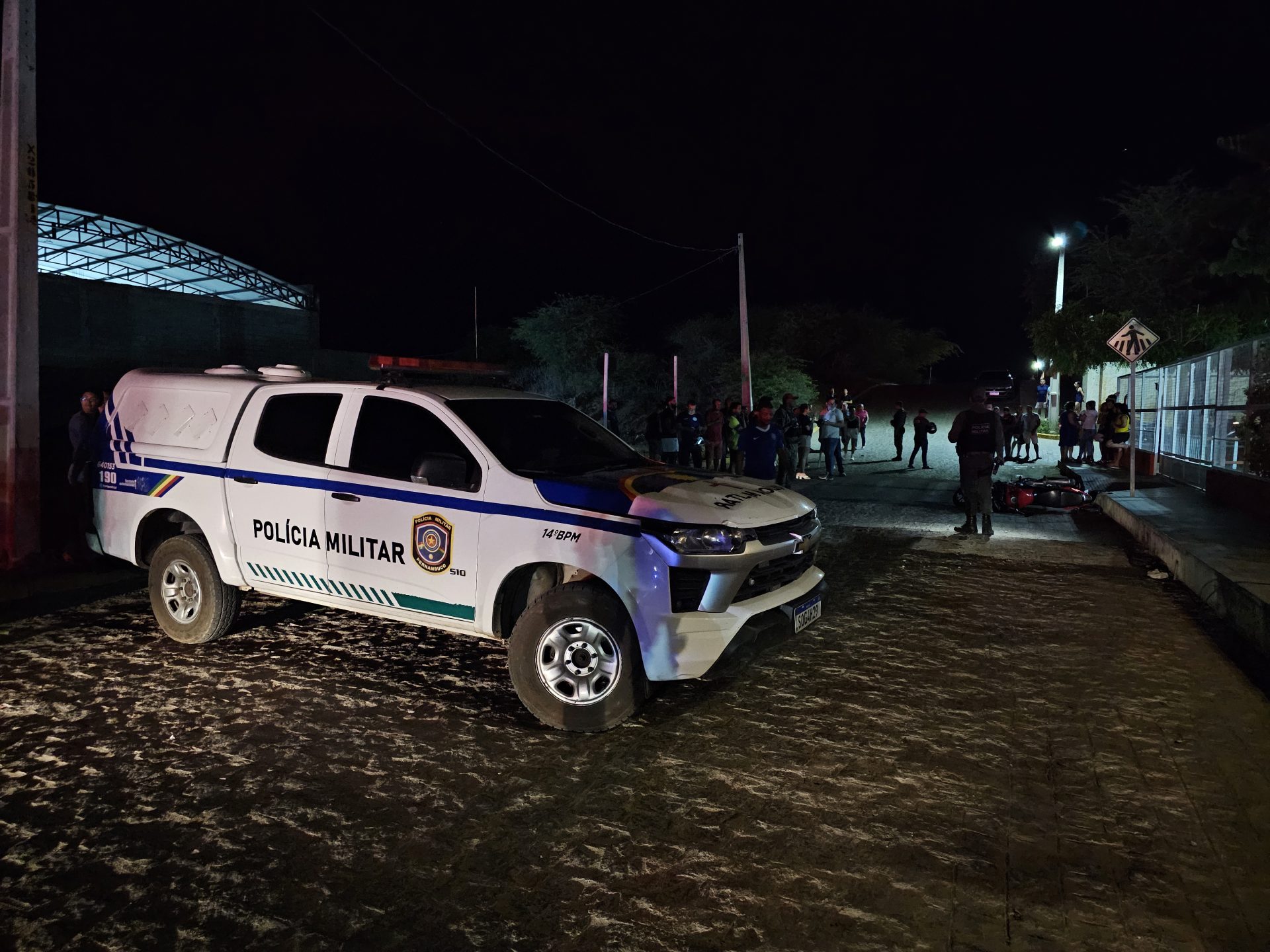 Homem é morto na noite desta 5ª em frente a escola no bairro AABB, em Serra Talhada