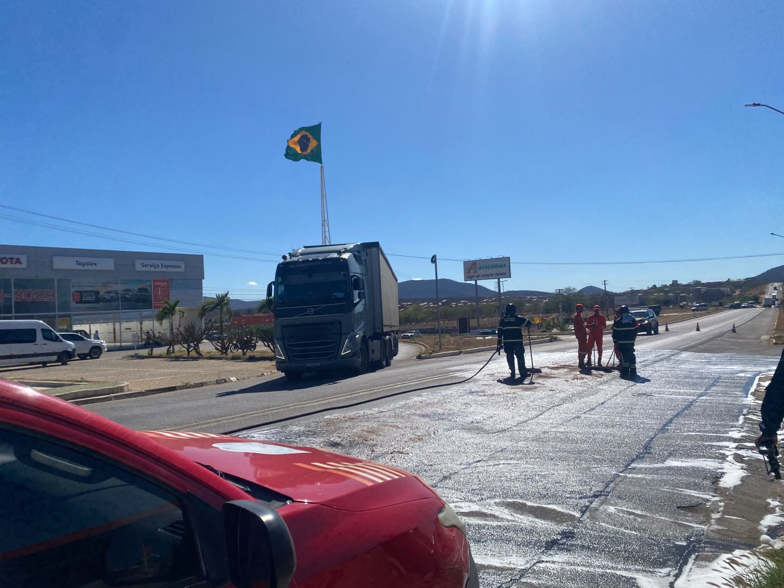 Acidente com dois feridos nesta 2ª em Serra Talhada deixa trânsito parado na BR-232