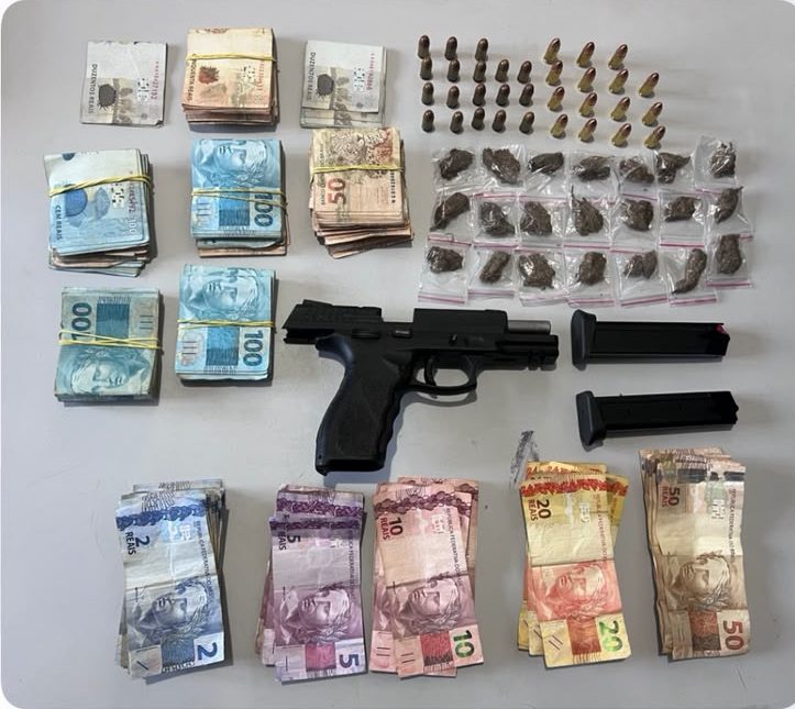 Mulher é detida com arma, munições, drogas e dinheiro 1 Foto: Divulgação/PMPE