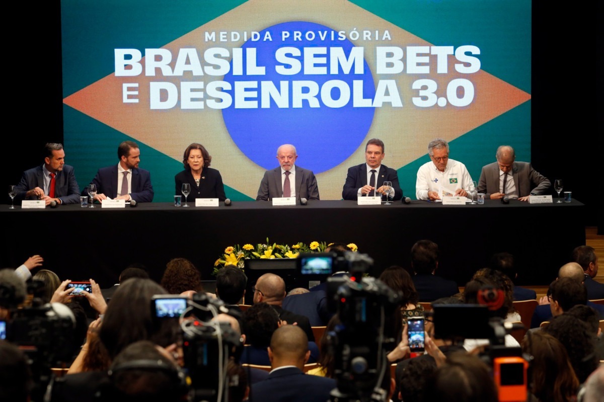 Governo Lula veta bets no Brasil; associações apontam prejuízos para o país 1 Anúncio da proibição das bets foi feito pelo governo Lula em São Paulo (Paulo Pinto/Agência Brasil)