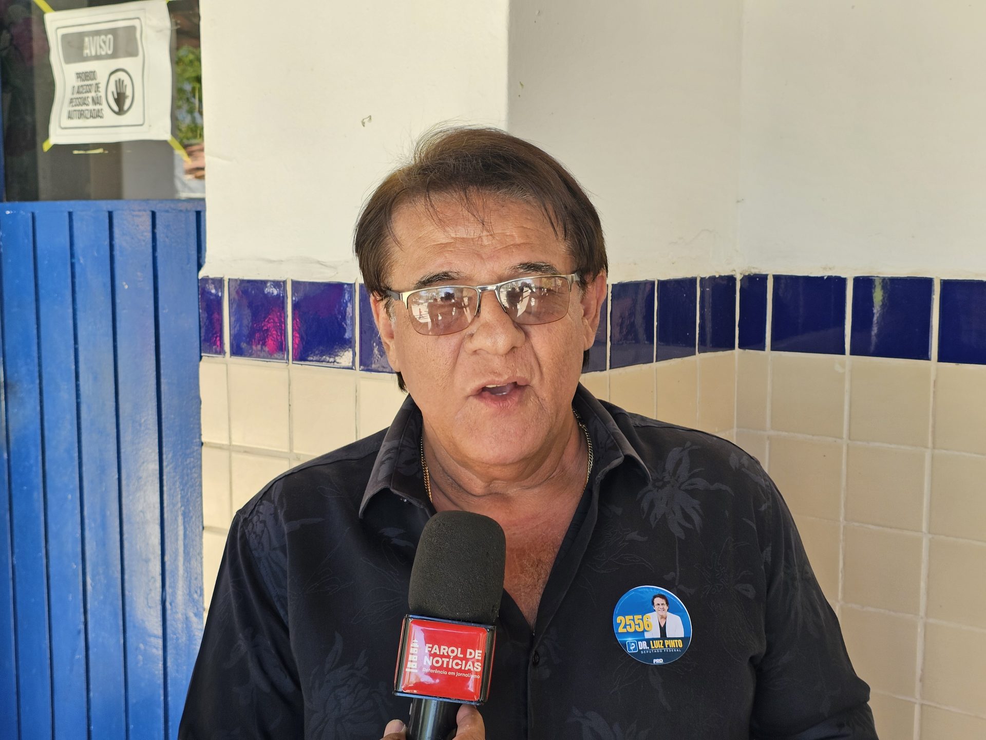 Dr. Luiz Pinto vestiu preto para dizer que Brasília está na UTI 1 Fotos: Vinícius Campos/Farol de Notícias