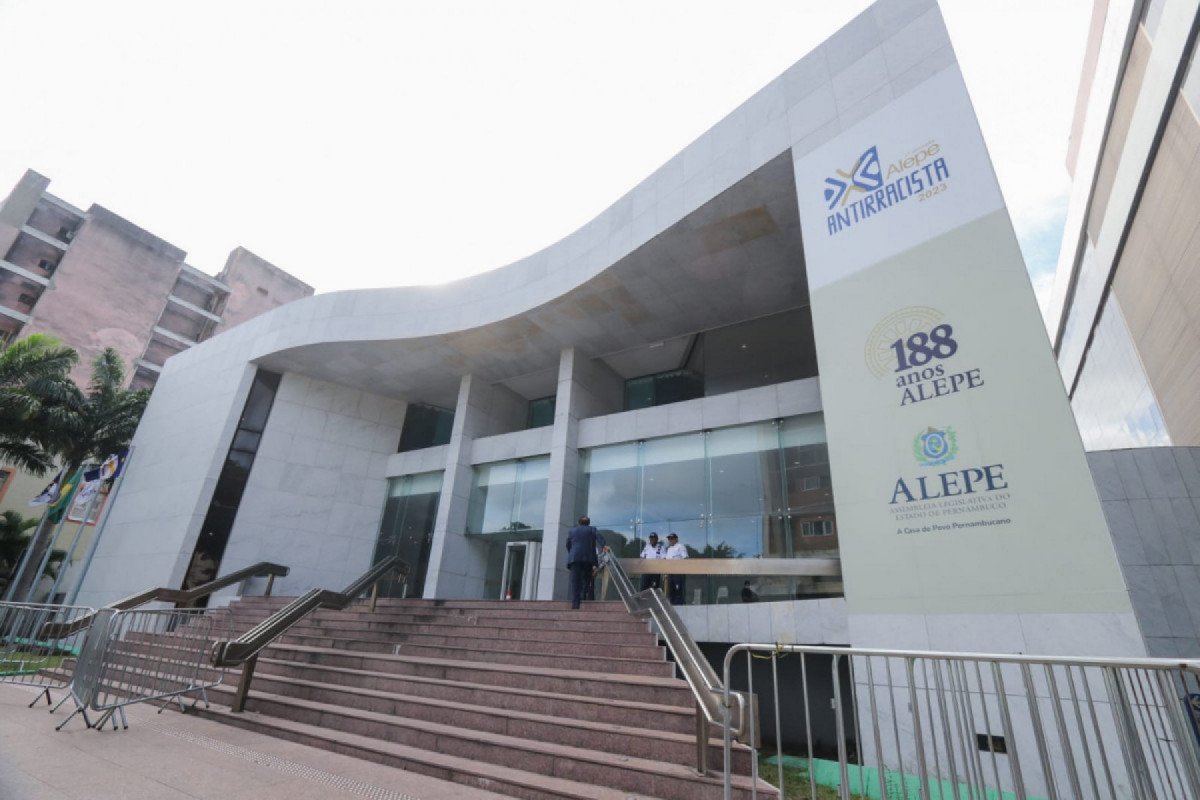 Quem serão os representantes do povo na ALEPE? 1 A audiência pública acontece nesta quarta-feira (6), às 14h30, no auditório Sérgio Guerra, na sede da Alepe (Foto: Sandy James/DP Foto)