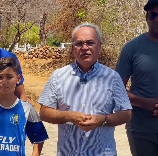 Luciano Bonfim acompanha construção de passagem molhada no Sítio Mombaça 1 Luciano Bonfim acompanha construção de passagem molhada no Sítio Mombaça