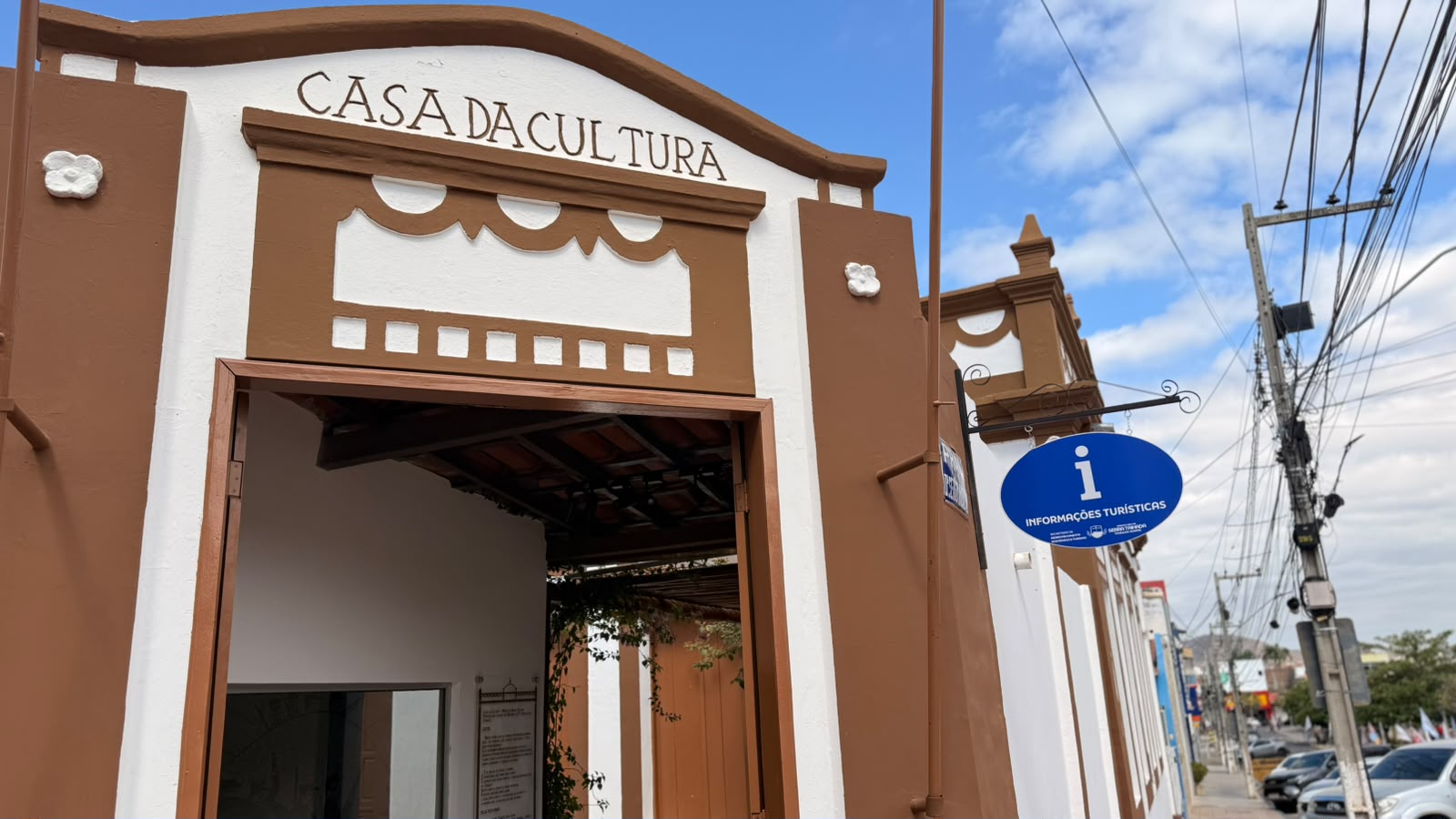 Serra Talhada abre nova porta para o Turismo com implantação do CAT 1 Centro de Atendimento ao Turista fortalece a recepção de visitantes, amplia a divulgação dos atrativos e prepara a cidade para receber turistas brasileiros e estrangeiros.
