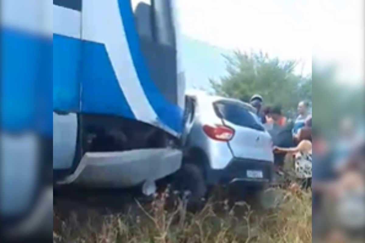 Morre motorista de carro atingido por VLT em Jaboatão 1 Morre motorista de carro atingido por VLT em Jaboatão