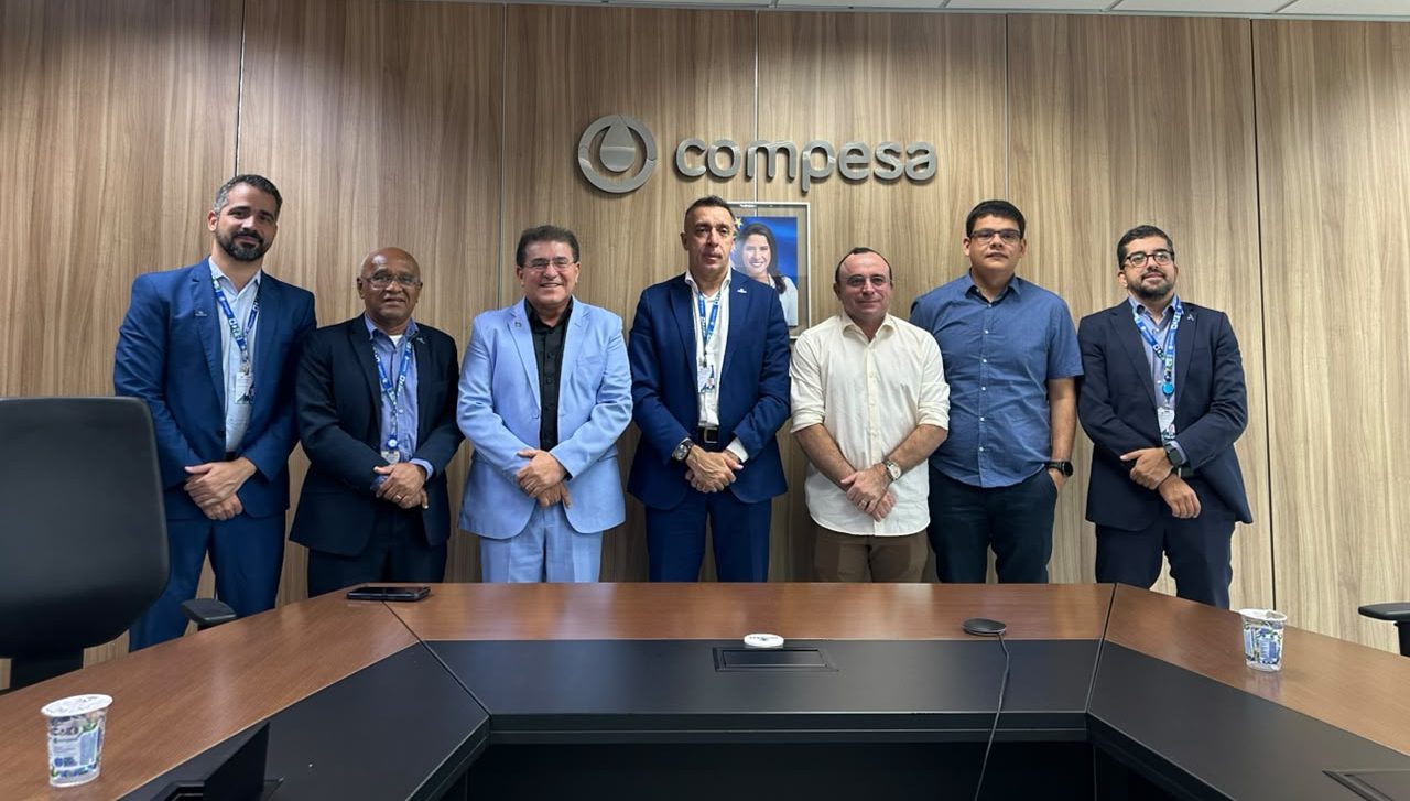 Dr. Ismael se reúne com presidente da Compesa 1 Dr. Ismael se reúne com presidente da Compesa