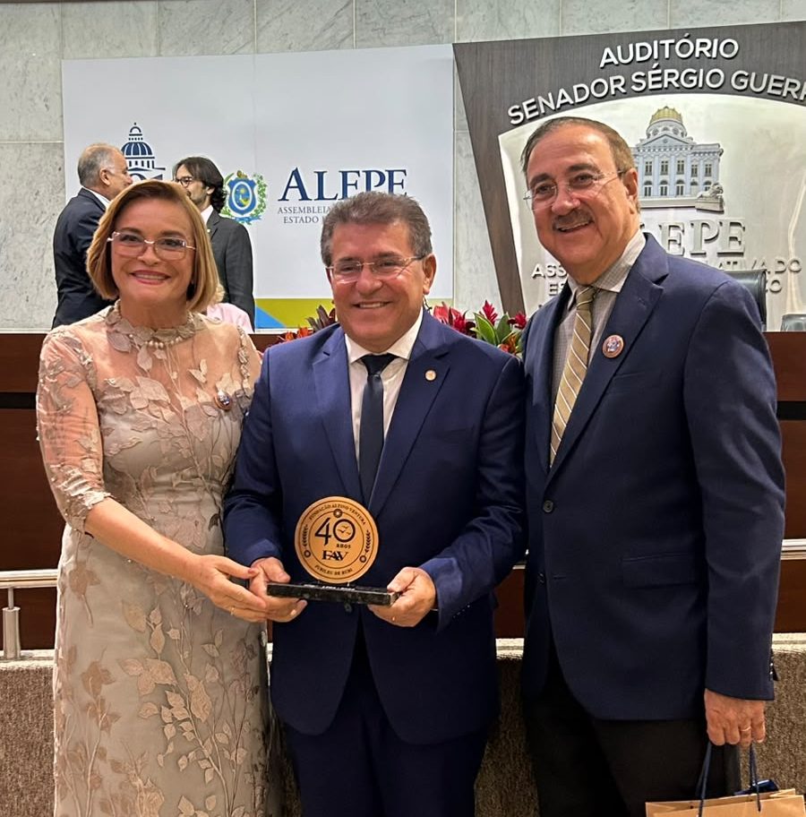 Duque é homenageado nos 40 anos da Fundação Altino Ventura 1 Duque é homenageado nos 40 anos da Fundação Altino Ventura