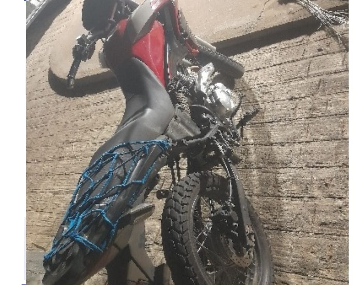 Motociclista tenta fugir da polícia e sofre acidente durante perseguição em ST 1 Foto: Divulgação/PMPE