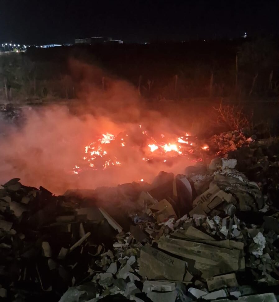 Leitora denuncia lixão no entorno do anel viário em Serra Talhada 1 Leitora denuncia lixão no entorno do anel viário em Serra Talhada