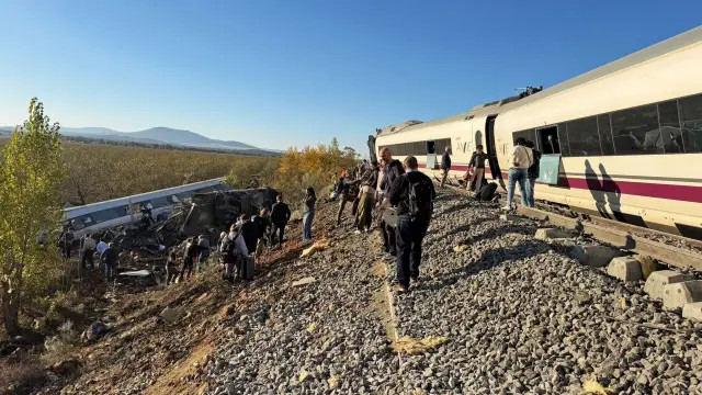 Colisão entre trens de alta velocidade na Espanha deixa ao menos 30 mortos 1 A rede ferroviária de alta velocidade espanhola é a segunda maior do mundo e motivo de orgulho para o país (Reprodução/X)