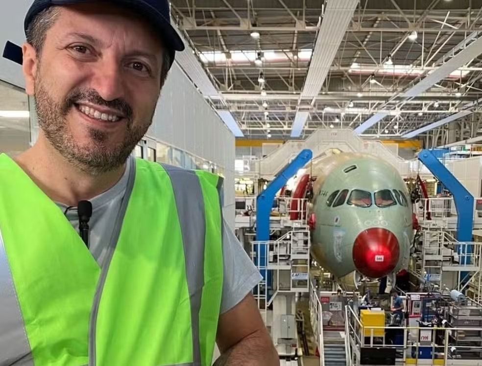 Lito Sousa, influencer e especialista em aviação, morre em São Paulo após diagnóstico de doença rara 1 Lito Sousa, influencer e especialista em aviação, morre em São Paulo após diagnóstico de doença rara