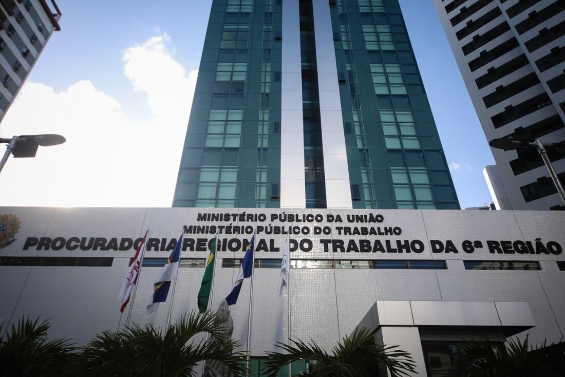 Após vídeos pedirem demissão de eleitores de Lula, MPT reforça proibição da prática 1 Sede do Ministério Público do Trabalho de Pernambuco (MPT-PE) (Divulgação)